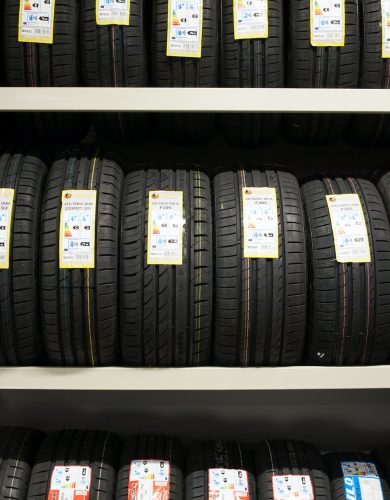 Reifenhotel, gelagerte Reifen